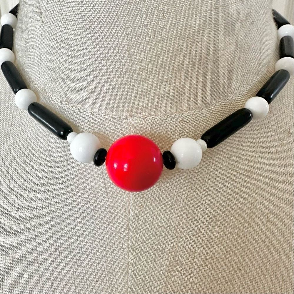 Vintage black white and red mod bead necklace